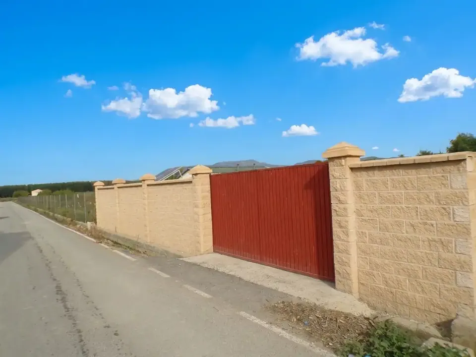 Finca en venta en Fuente Vaqueros — foto 1 de 16