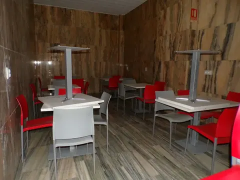 Local comercial en alquiler en Pinos Puente — foto 3 de 13