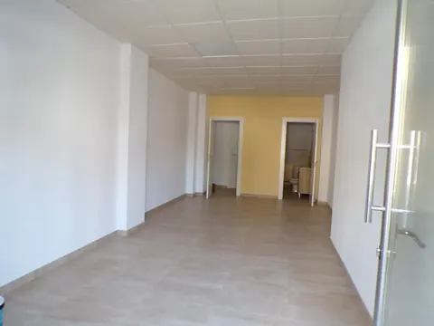 Local comercial en alquiler en Valderrubio — foto 3 de 5