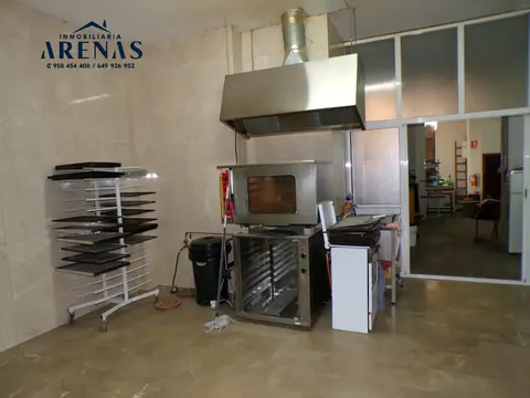 Local comercial en venta en Granada — foto 4 de 8