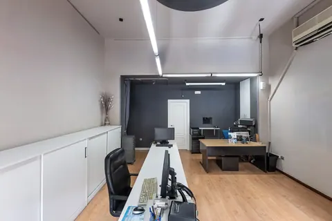 Local comercial en venta en Granada — foto 4 de 21