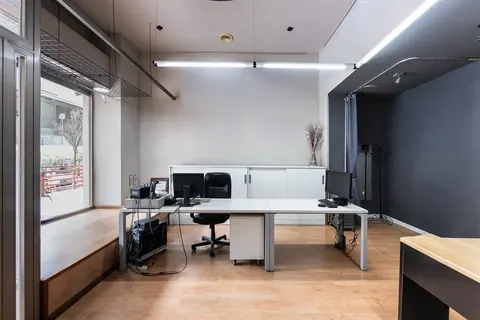 Local comercial en venta en Granada — foto 6 de 21