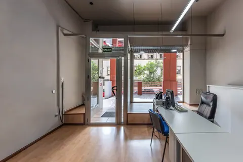 Local comercial en venta en Granada — foto 7 de 21