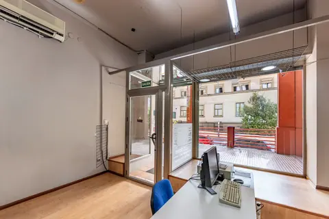 Local comercial en venta en Granada — foto 8 de 21
