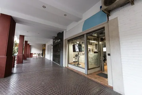 Local comercial en venta en Granada — foto 11 de 21