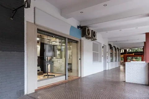 Local comercial en venta en Granada — foto 12 de 21