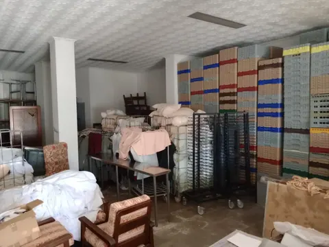Local comercial en venta en Pinos Puente — foto 3 de 4