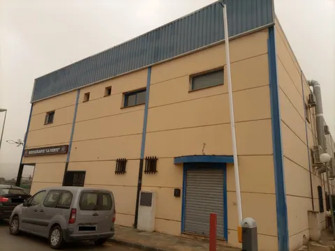 Local comercial en venta en Sierra Elvira — foto 6 de 12