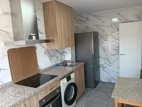 Piso en alquiler en Pinos Puente — foto 3 de 8